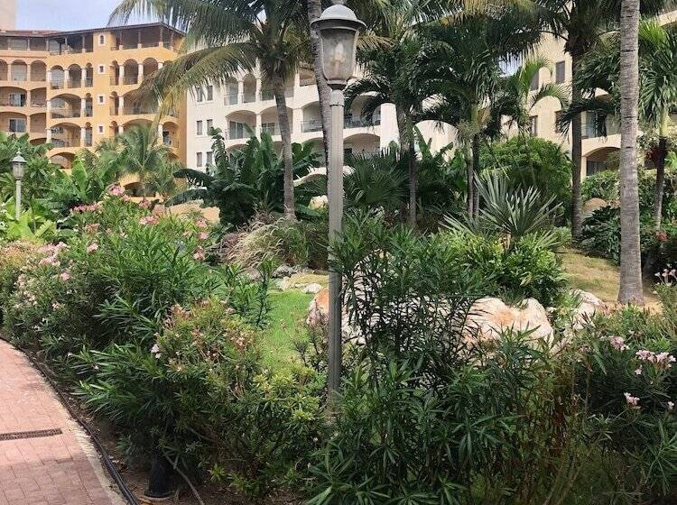 هتل Savana At Porto Cupecoy Marina