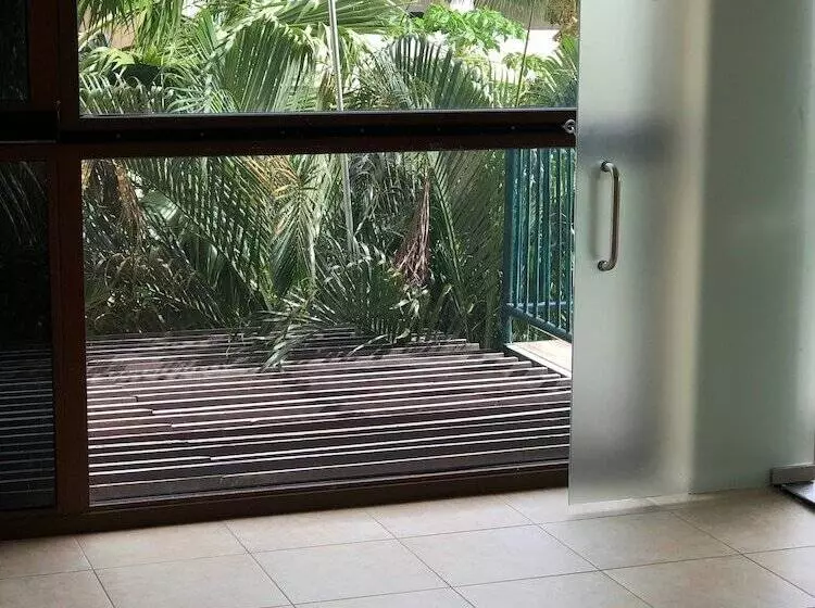 هتل Savana At Porto Cupecoy Marina