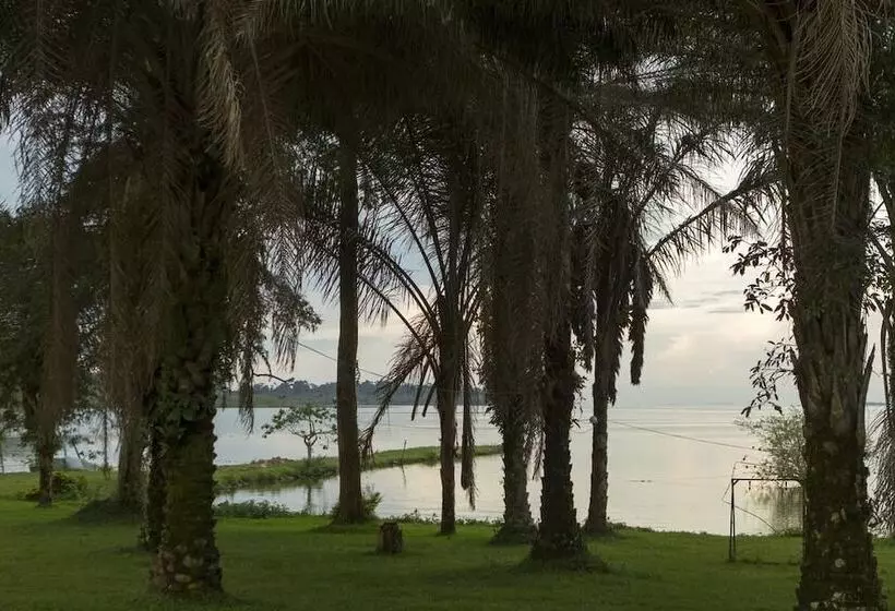 هتل Ssese Habitat Resort