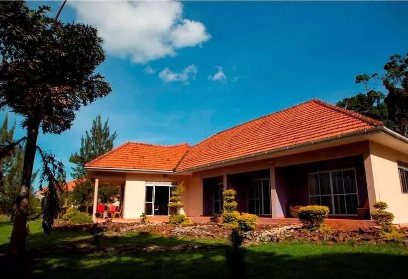 هتل Ssese Habitat Resort