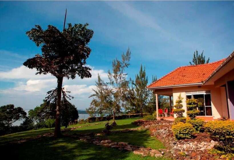 هتل Ssese Habitat Resort