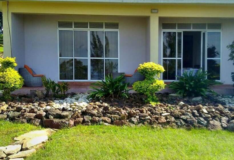 هتل Ssese Habitat Resort