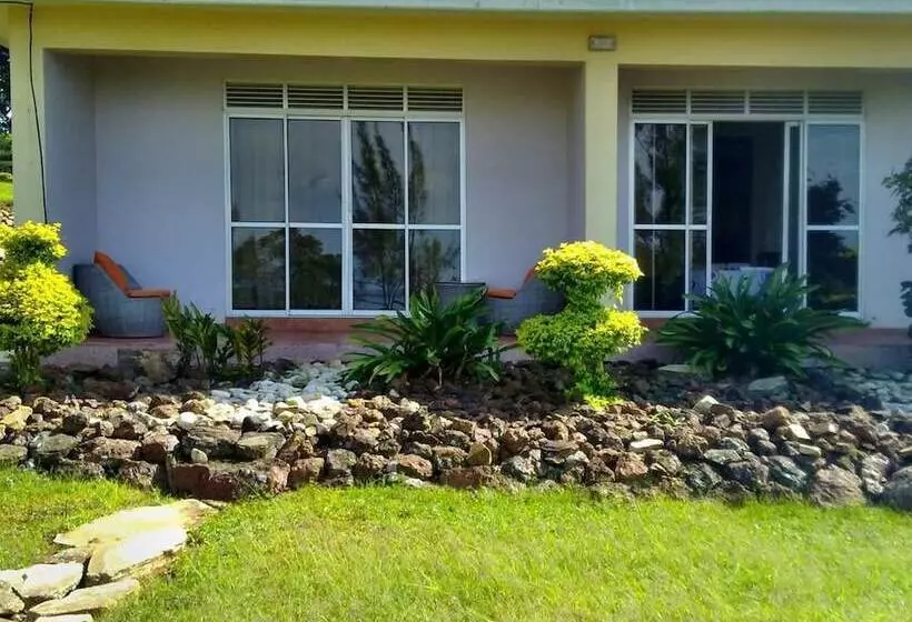 هتل Ssese Habitat Resort