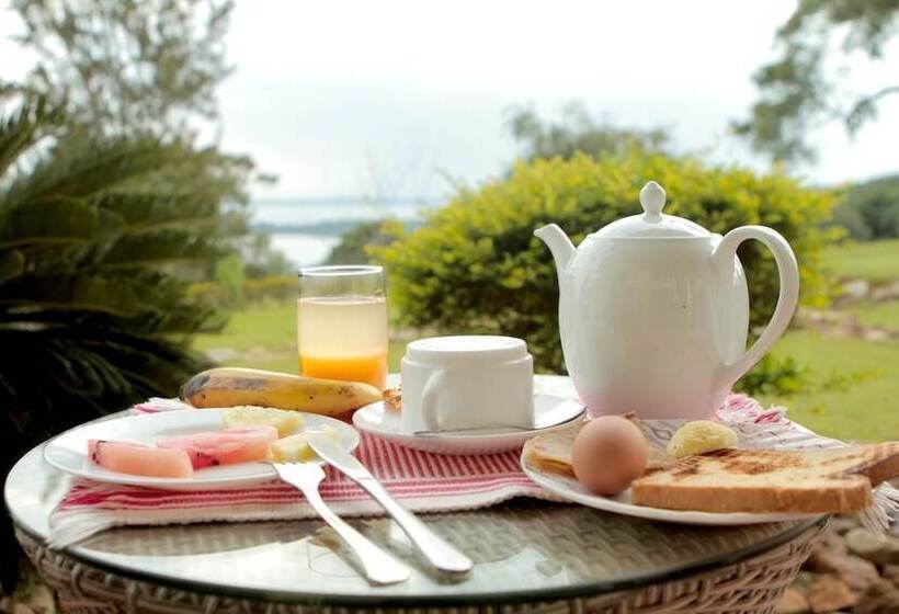 هتل Ssese Habitat Resort