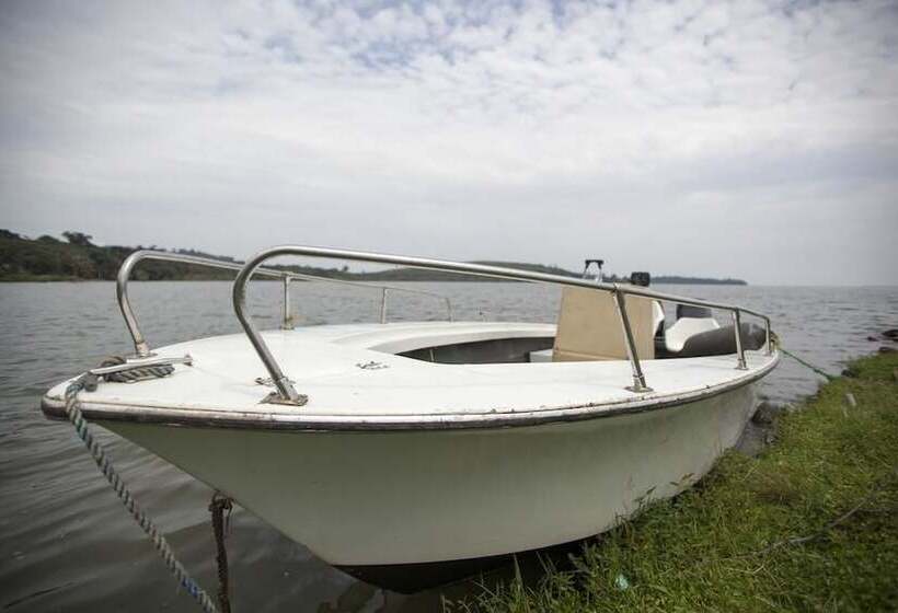 هتل Ssese Habitat Resort