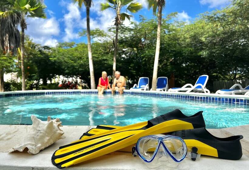 هتل Tropical Divers Resort