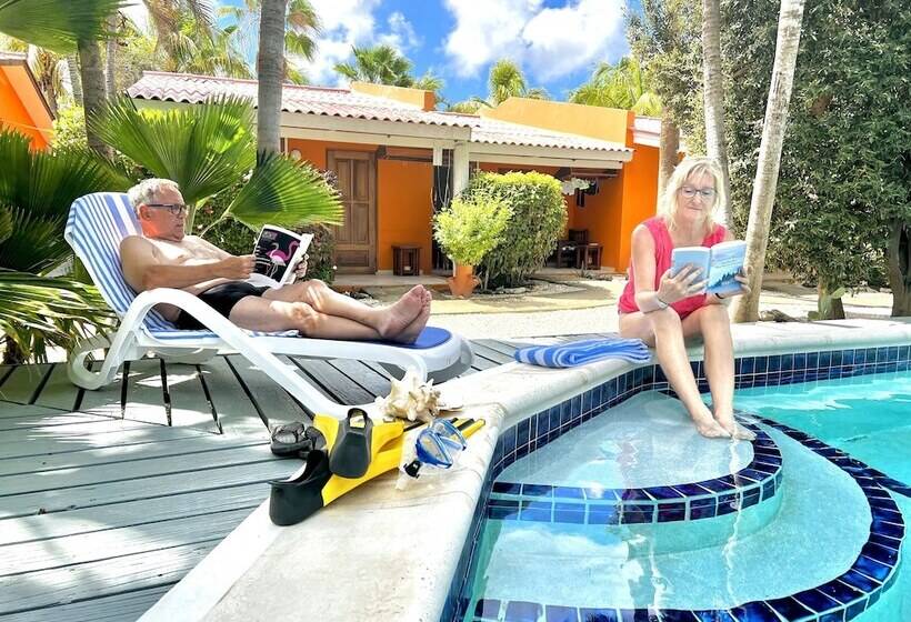 هتل Tropical Divers Resort