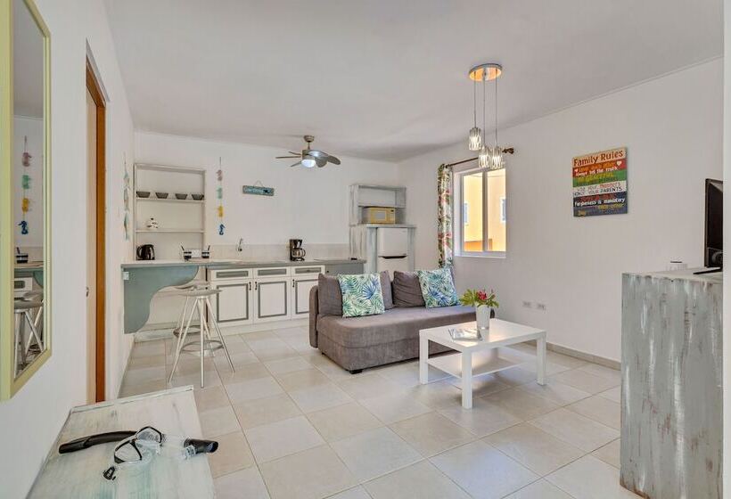 هتل Tropical Divers Resort