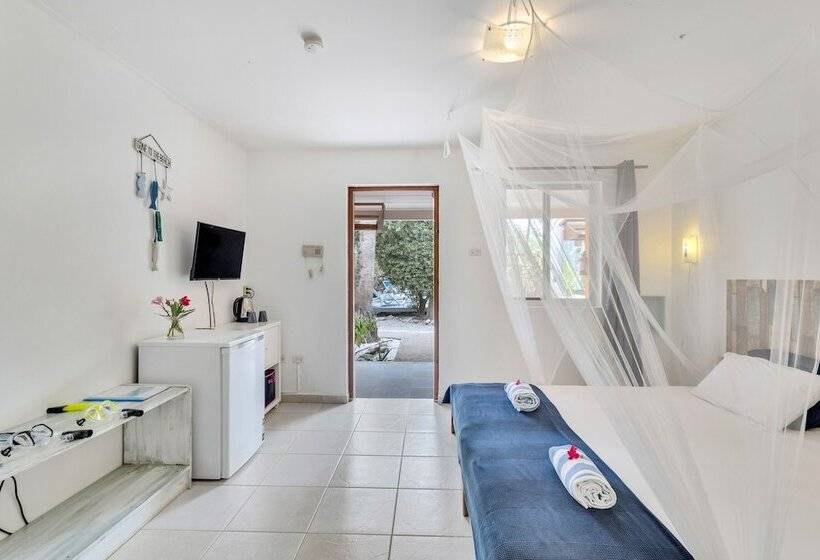 هتل Tropical Divers Resort