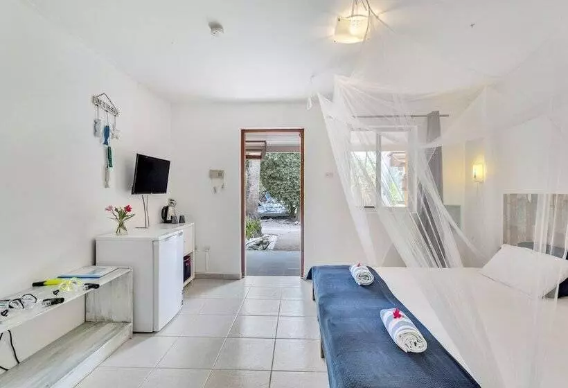 هتل Tropical Divers Resort