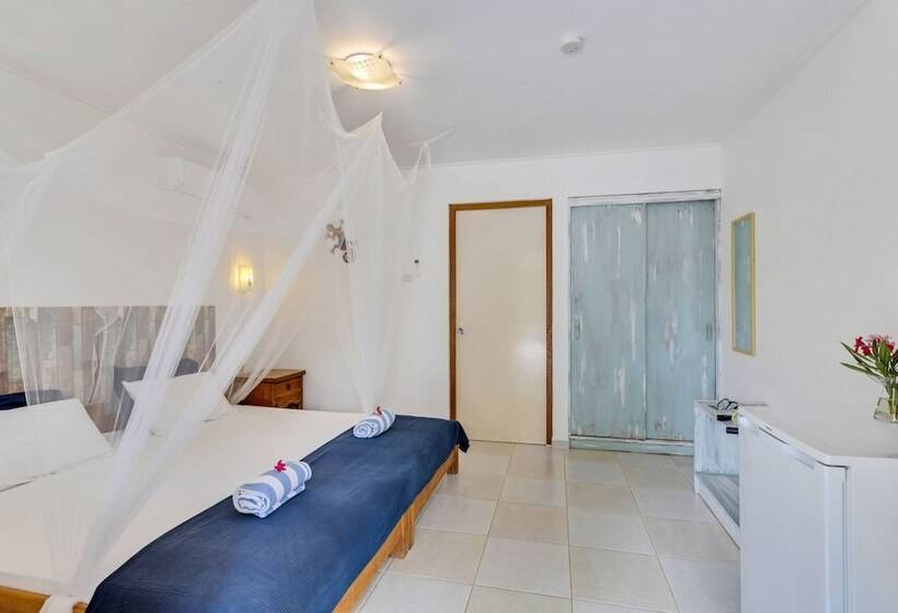 هتل Tropical Divers Resort