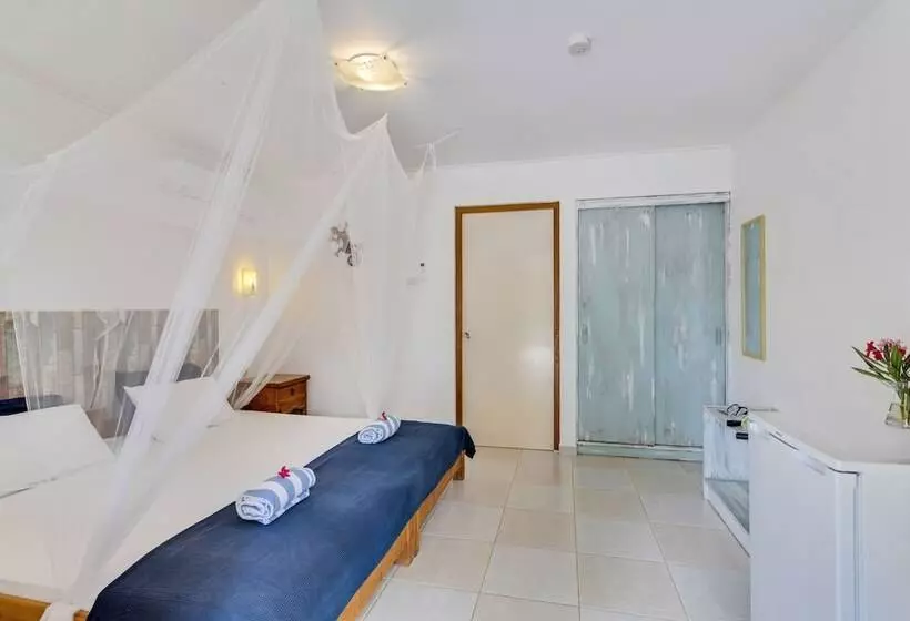 هتل Tropical Divers Resort