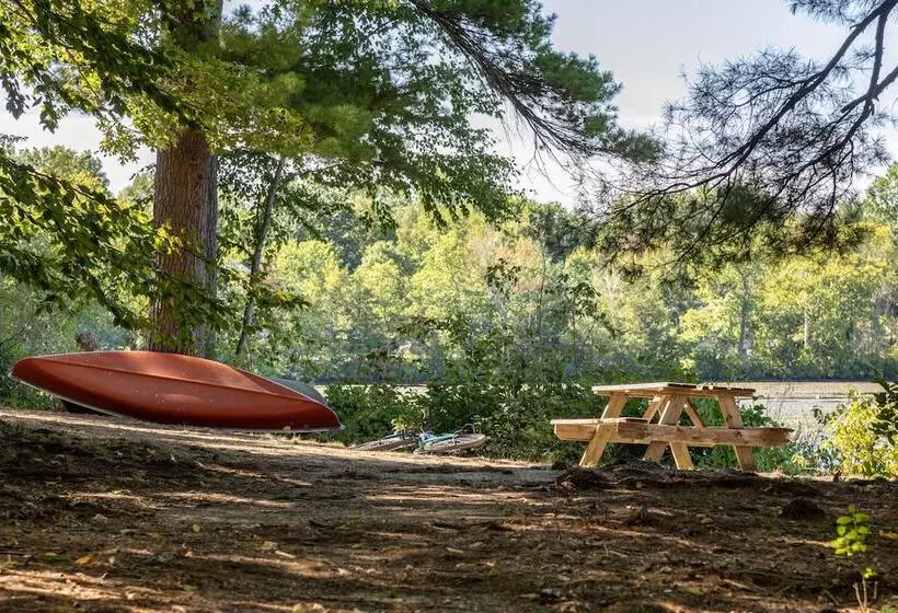 Hotelli Tuxbury Pond Rv Resort