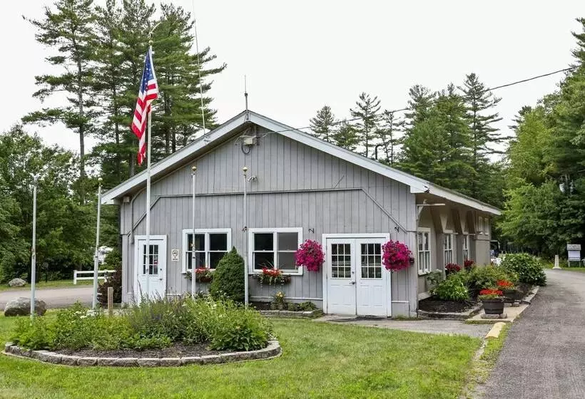 Hotelli Tuxbury Pond Rv Resort