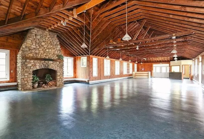 Hotelli Tuxbury Pond Rv Resort