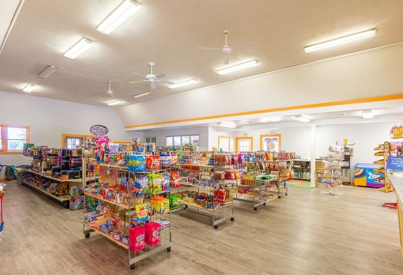 酒店 Tuxbury Pond Rv Resort