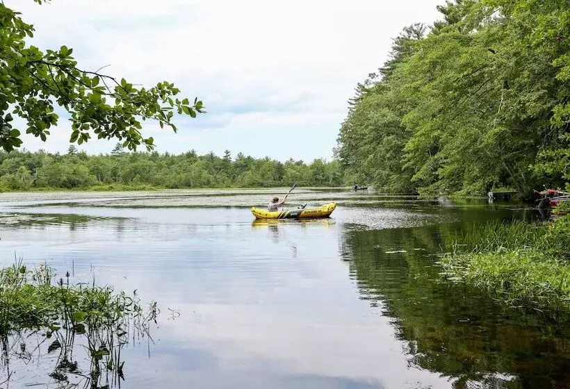Hotelli Tuxbury Pond Rv Resort
