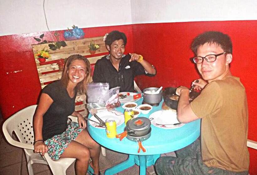 پانسیون Nefertiti