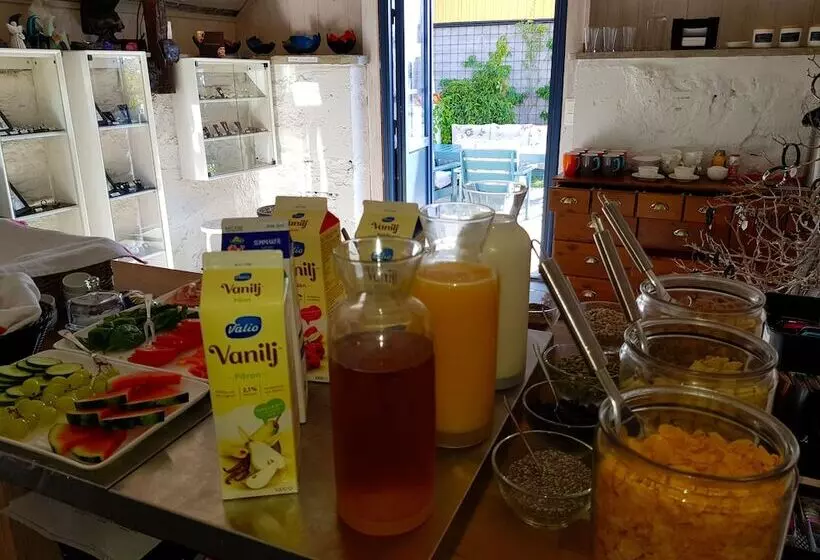 Som Hemma Gardscafe Bed & Breakfast