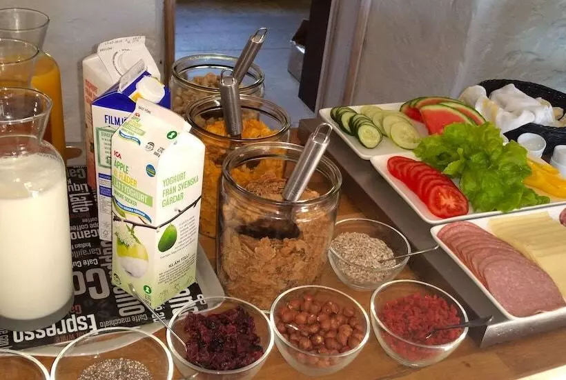 Som Hemma Gardscafe Bed & Breakfast