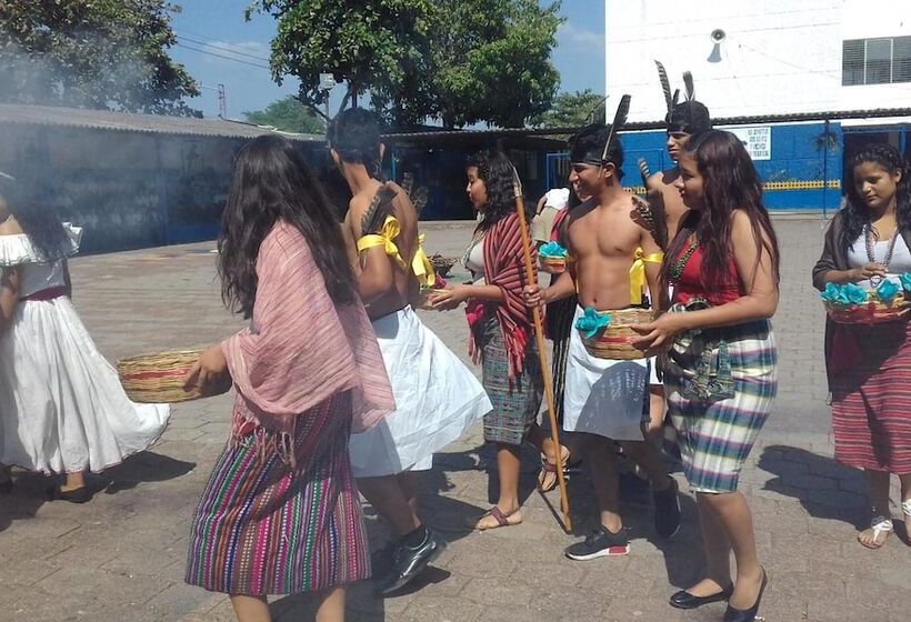 تختخواب و صبحانه Casa Blanca Tu Casa