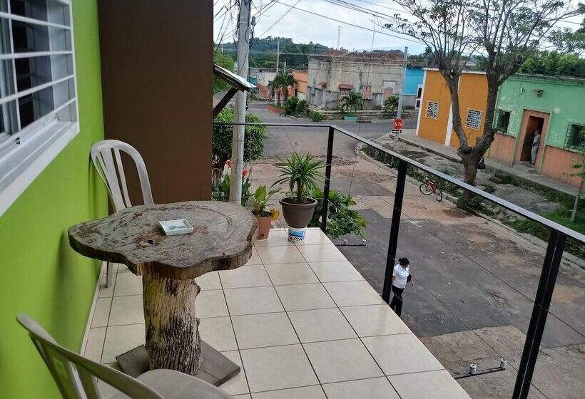 تختخواب و صبحانه Casa Blanca Tu Casa