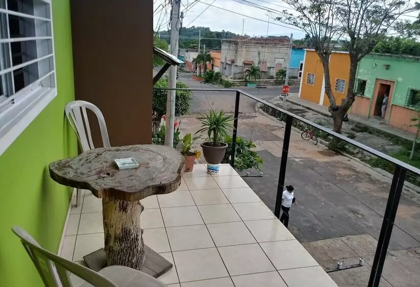 تختخواب و صبحانه Casa Blanca Tu Casa