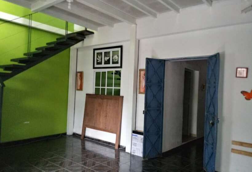 تختخواب و صبحانه Casa Blanca Tu Casa