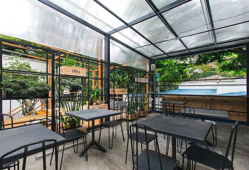 Caminante Hotel   Hostel