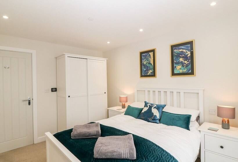 Captain S Quarters   Apartment 2