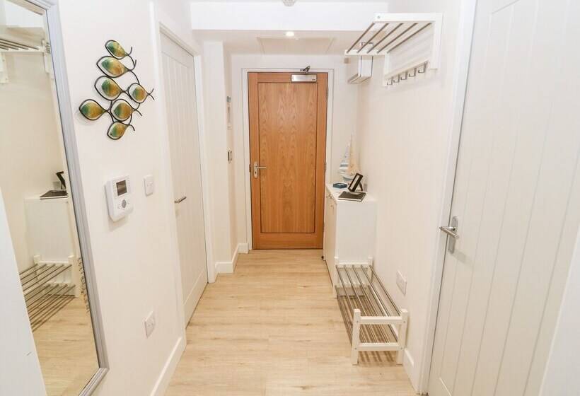 Captain S Quarters   Apartment 2