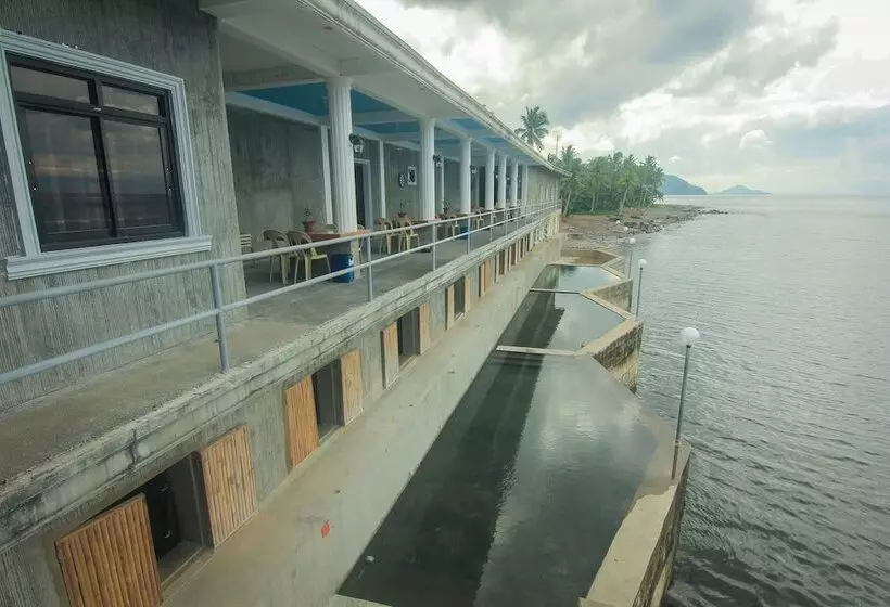 ホテル 247 Balikbayan Fun Resort