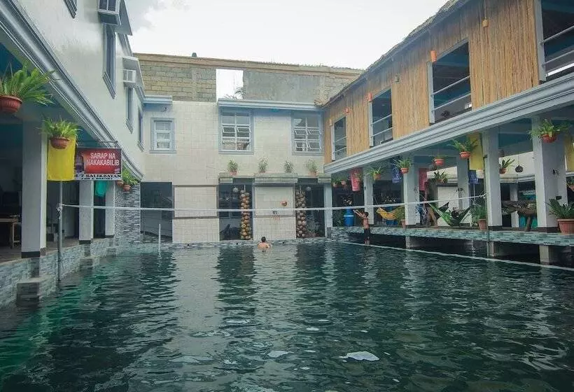 ホテル 247 Balikbayan Fun Resort