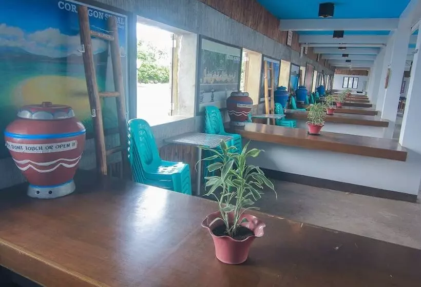 ホテル 247 Balikbayan Fun Resort