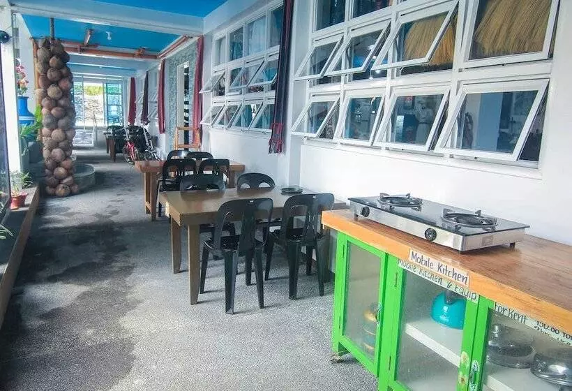 ホテル 247 Balikbayan Fun Resort