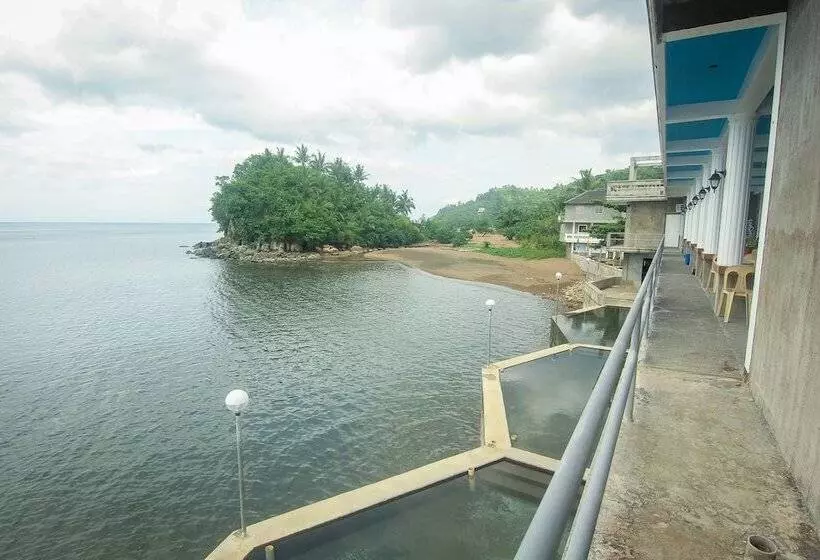 ホテル 247 Balikbayan Fun Resort