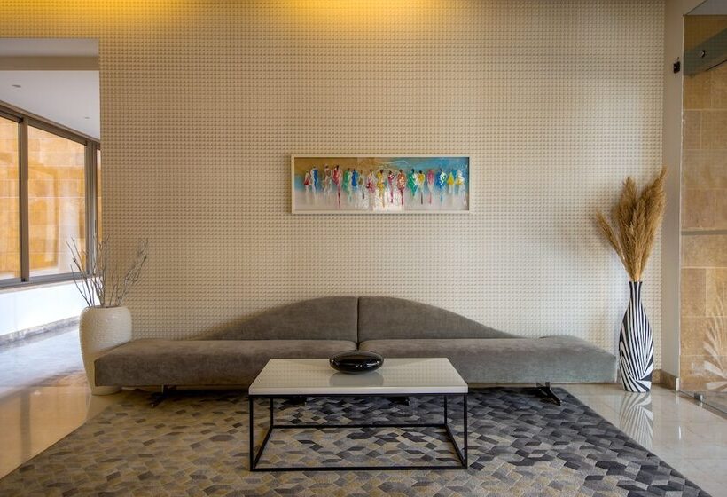 The Ray Hotel And Studios