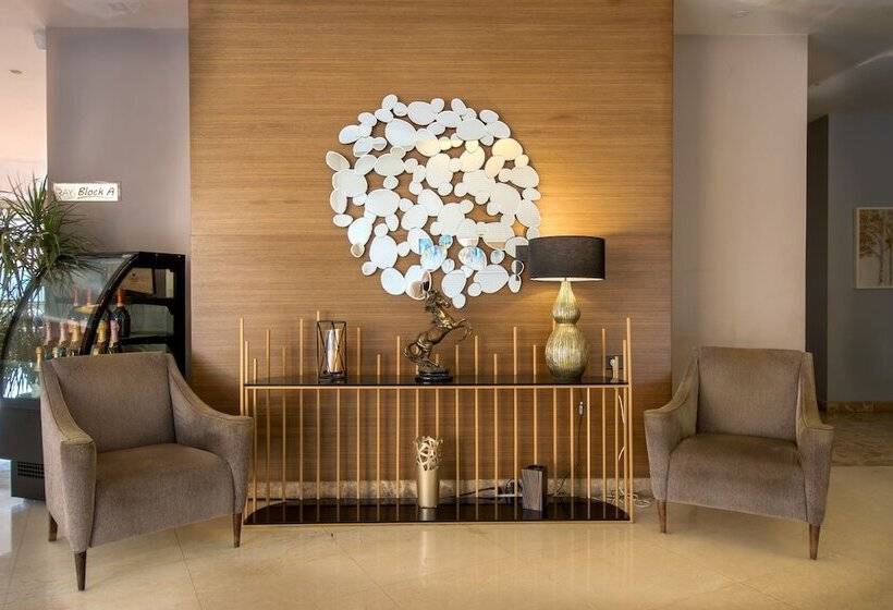 The Ray Hotel And Studios