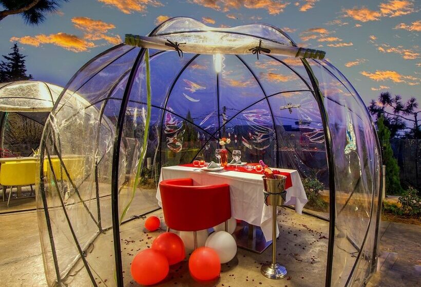 The Ray Hotel And Studios