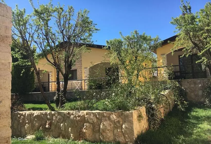 هتل West Bekaa Country Club
