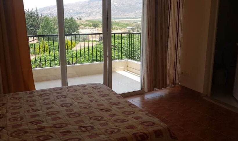 هتل West Bekaa Country Club