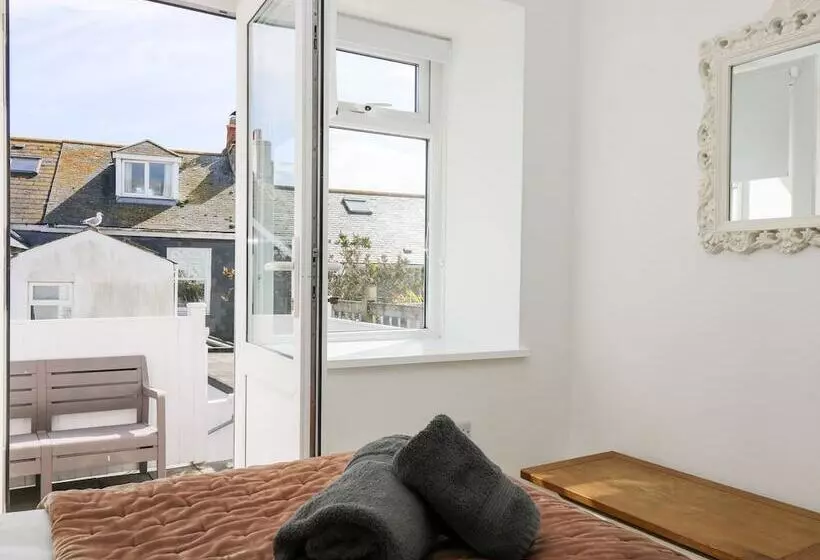 Porthmeor Beach House