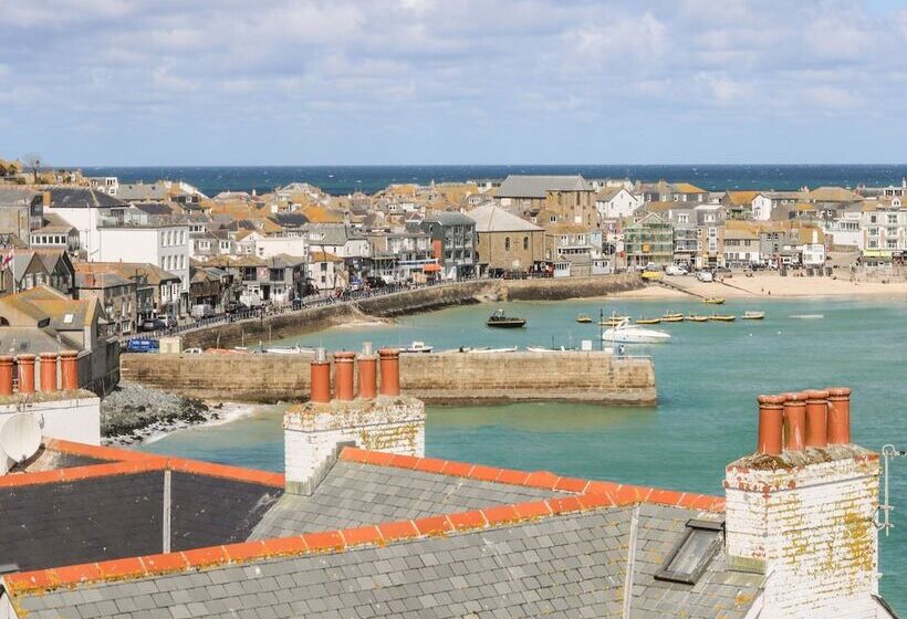 Porthmeor Beach House