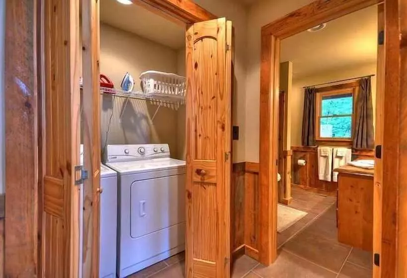 Wild Things Nevaeh Cabin Rentals