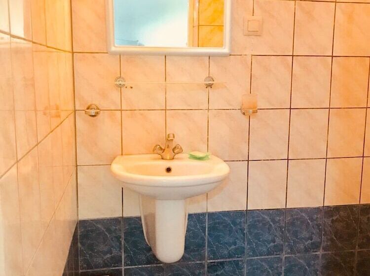 مبيت وإفطار Angora Motel & Camping & Restaurant