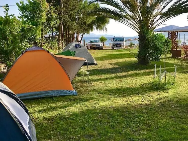 ベッドアンドブレックファースト Angora Motel & Camping & Restaurant