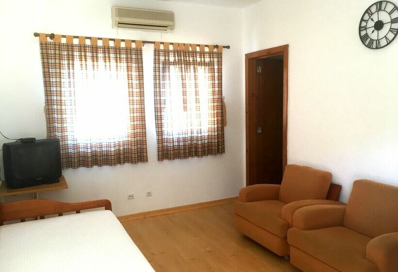 Hi Alcoutim – Pousada De Juventude   Hostel