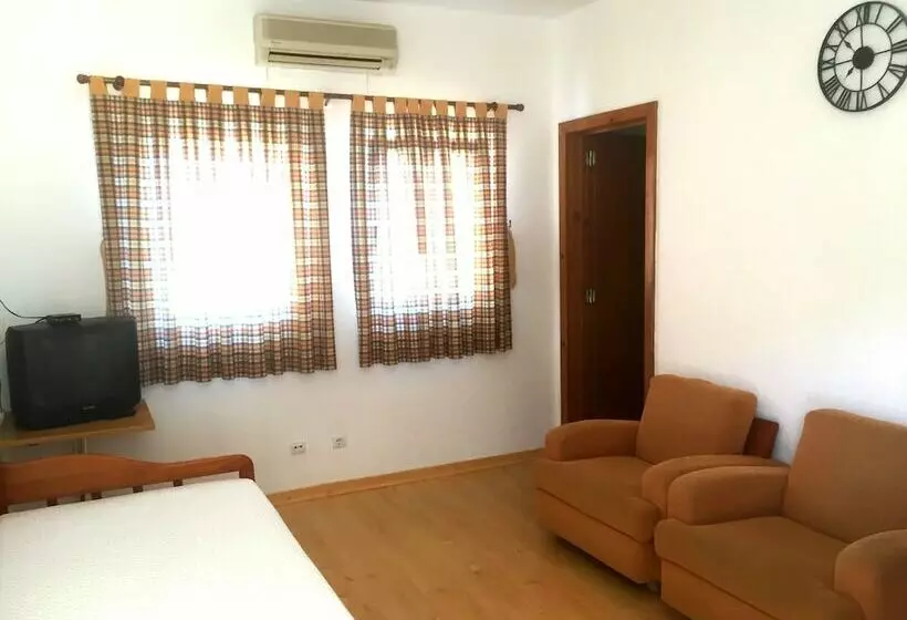 Hi Alcoutim – Pousada De Juventude   Hostel