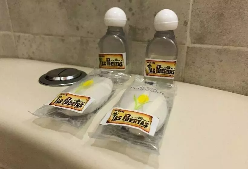 Hostal Las Puertas   Hostel