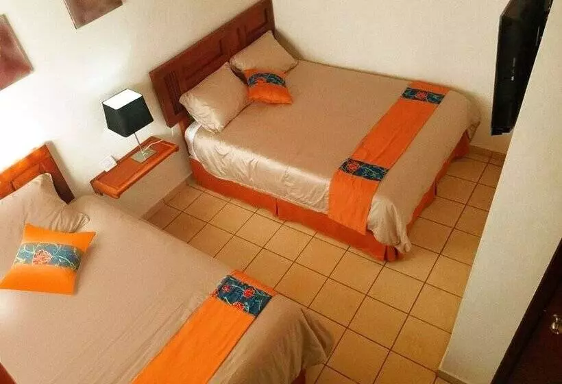 Hostal Las Puertas   Hostel